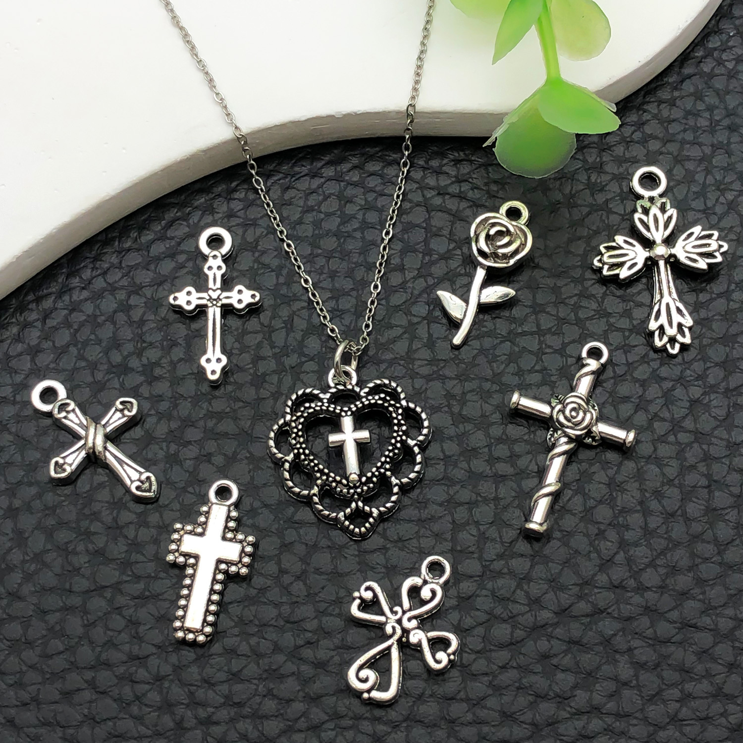 52pcs Assorted Cross Pendants  - Jewelry Making Degree recension och pris